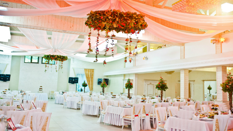 Advantages of Renting Tables and Chairs for Parties and Events in Florida