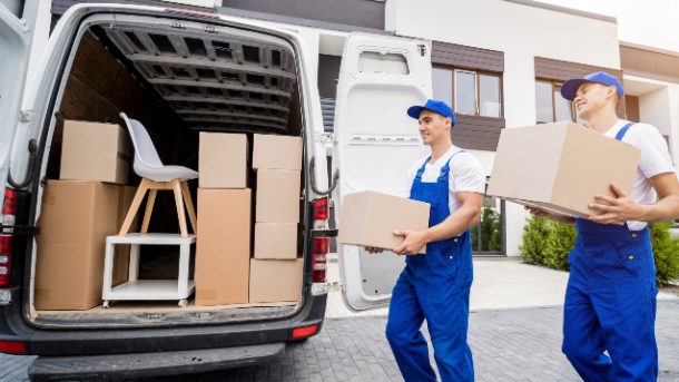 The Benefits of Hiring a Moving Service for Assistance in Chicago