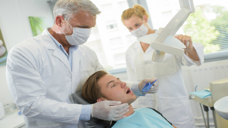 How to Identify the Best Dentist for Partial Dentures in Chicago